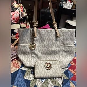 Michael Kors tote purse and wallet white
